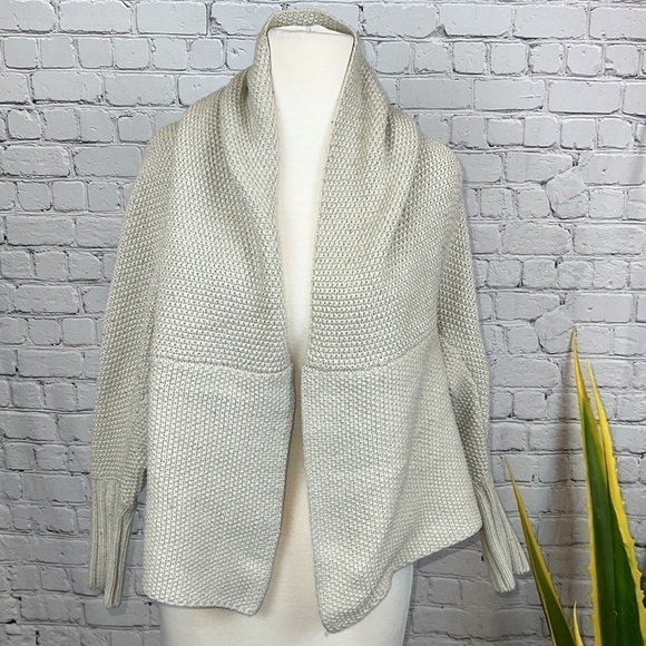 VERTIGO PARIS Taupe Knit Shawl Collar Cardigan Neutral Gray Beige Sweater M - Picture 9 of 11